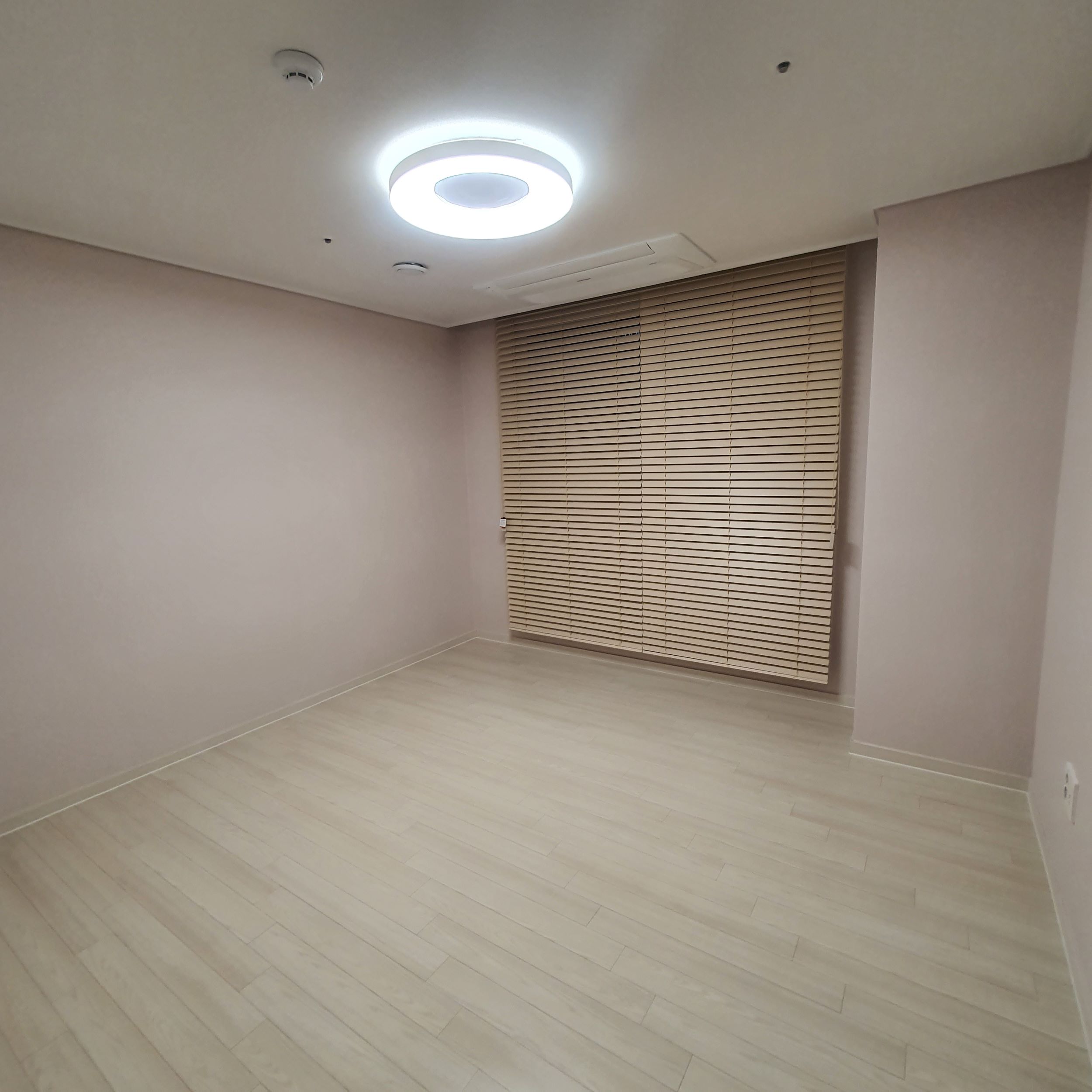 3529598187_4p9WkAun_858589d7ef429e4cb159e048dc7b5c0d93bb3e18.jpg 이미지크게보기