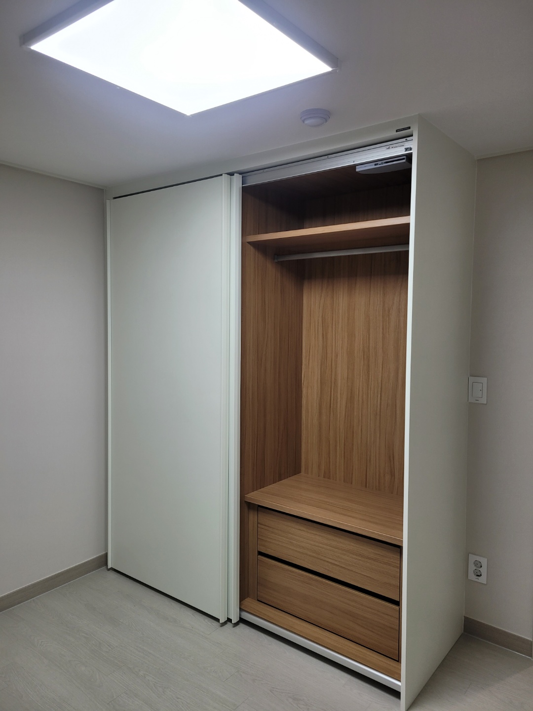 3529598187_Nk7pATS0_63e303b94ad213f1649a57743251d961cffdeba4.jpg 이미지크게보기