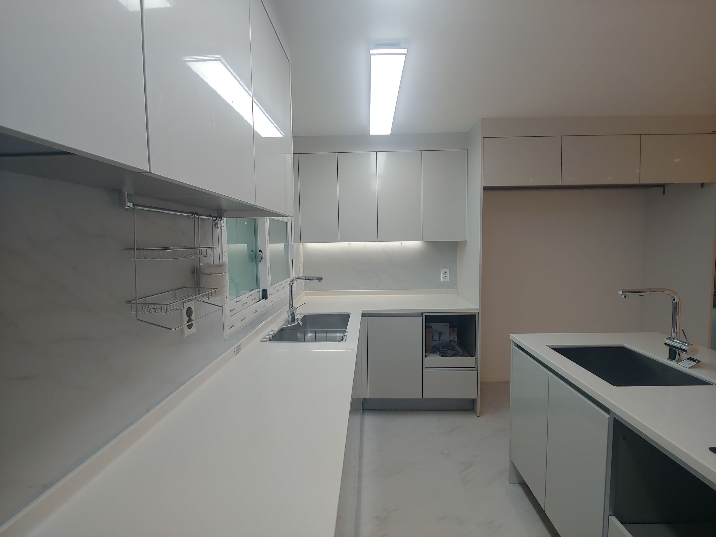 3529598187_Oy6QVgeK_a835b9f0ad6b3b1d9f93bfb780e3576927e9deed.jpg 이미지크게보기